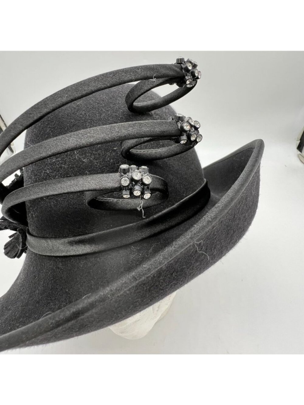 June's Young Womens 100% Wool Decorative Fascinator Hat Black Floral Rhinestone - Picture 2 of 10
